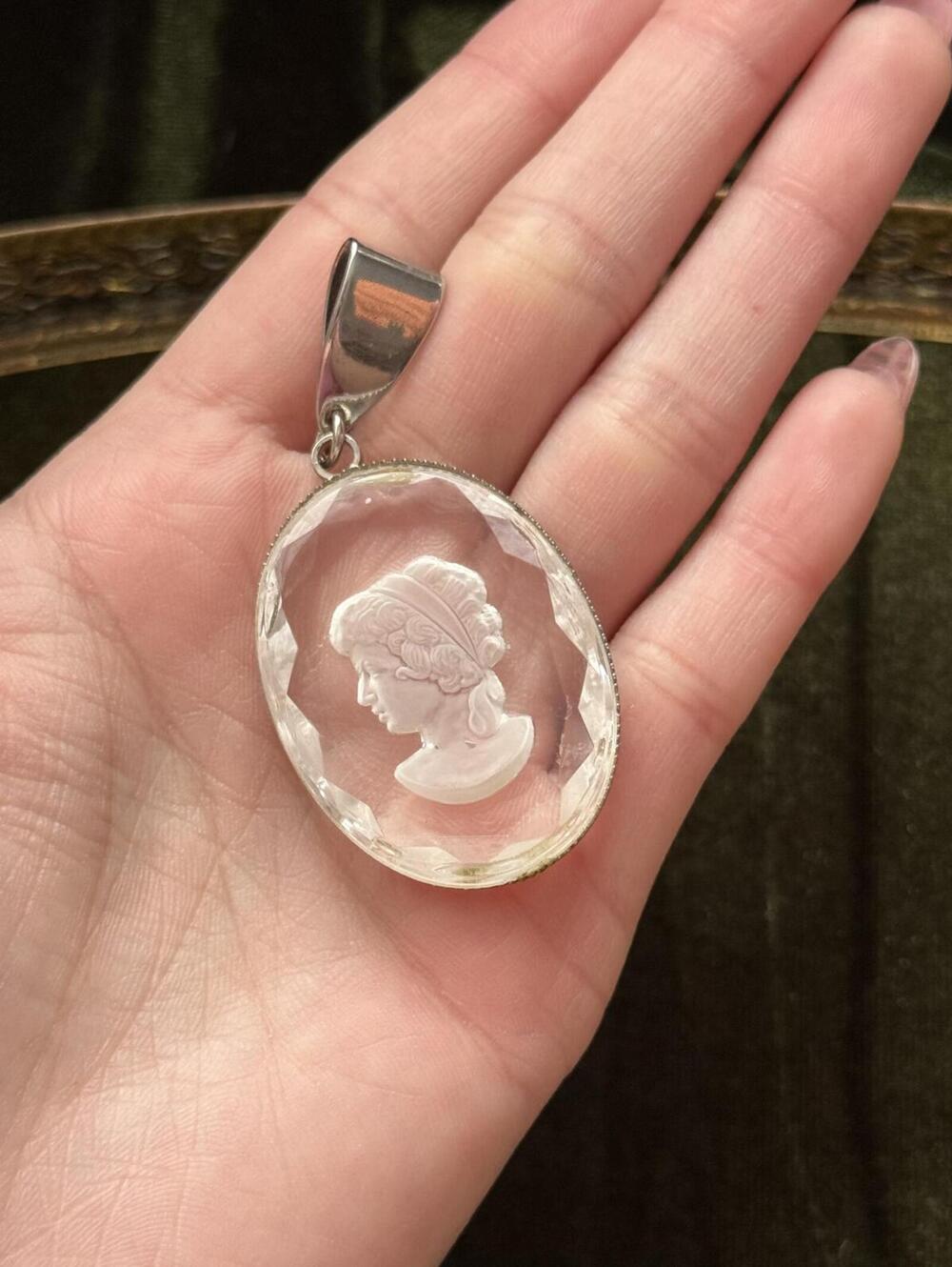 Vintage plastic clear cameo pendant